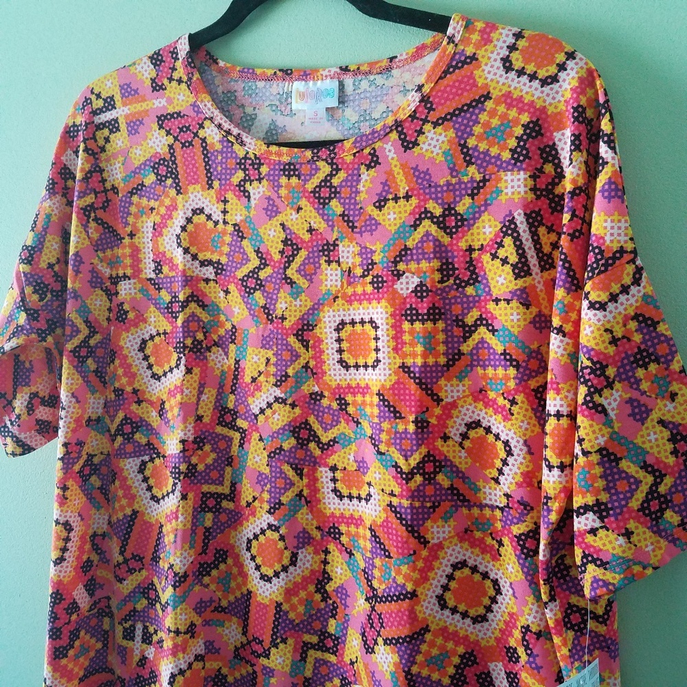 LuLaRoe | NWT Irma Shirt S